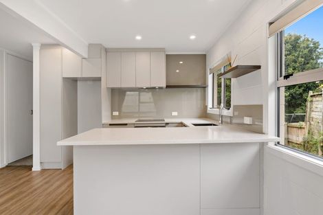 Photo of property in 1/2 Flavia Close, Torbay, Auckland, 0630