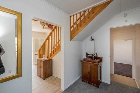 Photo of property in 1 Goldie Place, Waikanae Beach, Waikanae, 5036