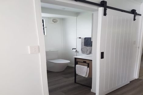 Photo of property in 153 Howard Road, Orere Point, Papakura, 2585