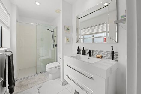 Photo of property in 35b Holly Road, St Albans, Christchurch, 8014