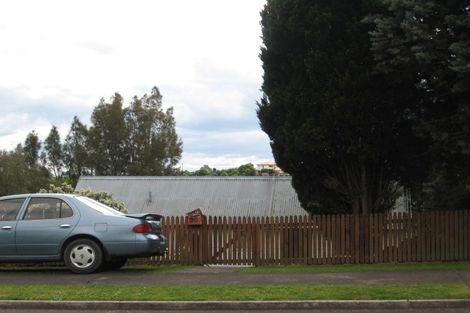 Photo of property in 28 Cumberland Crescent, Welcome Bay, Tauranga, 3112