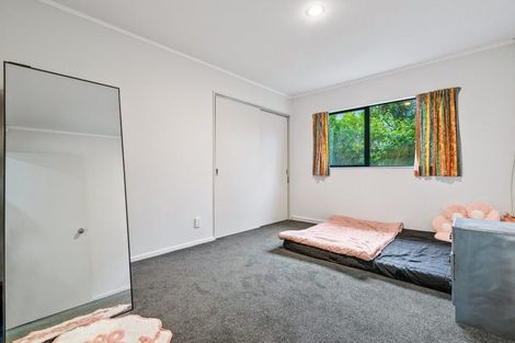 Photo of property in 5 Macadamia Close, Goodwood Heights, Auckland, 2105