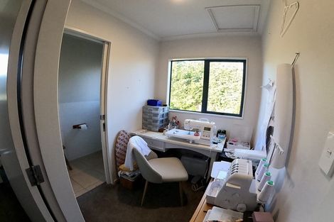 Photo of property in 172 Paraite Road, Paraite, New Plymouth, 4373