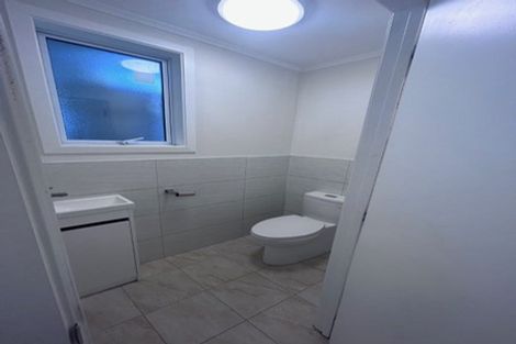 Photo of property in 45 Kingdale Road, Henderson, Auckland, 0610