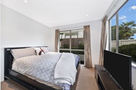 Photo of property in 51 Strowan Road, Strowan, Christchurch, 8052