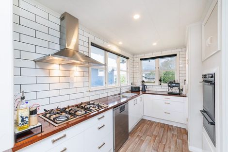 Photo of property in 8 Parkland Crescent, Terrace End, Palmerston North, 4410