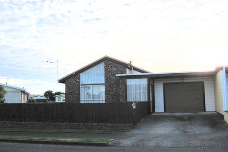 Photo of property in 2a Saunders Place, Gonville, Whanganui, 4501