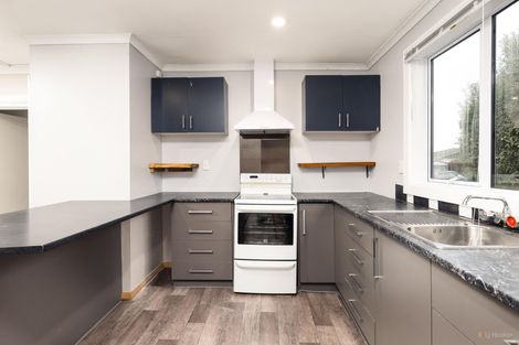 Photo of property in 12 Rhodes Street, Waimate, 7924