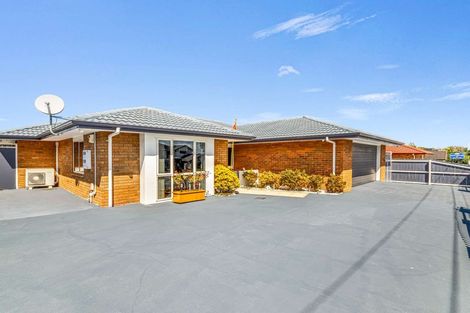 Photo of property in 526 Massey Road, Mangere, Auckland, 2022