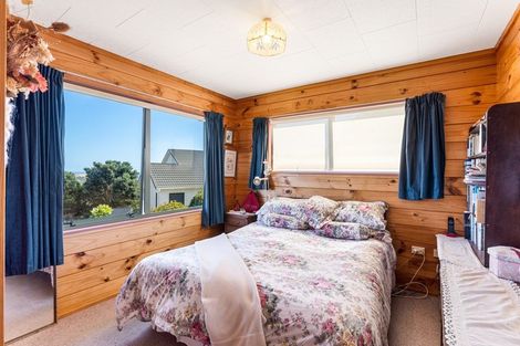 Photo of property in 16 Coventry Close, Ascot Park, Porirua, 5024