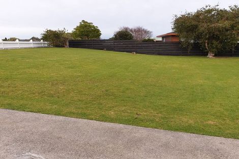 Photo of property in 21 Churchill Terrace, Waiuku, 2123
