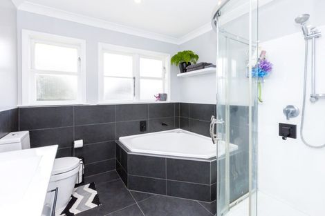 Photo of property in 14 Hildreth Street, Trentham, Upper Hutt, 5018