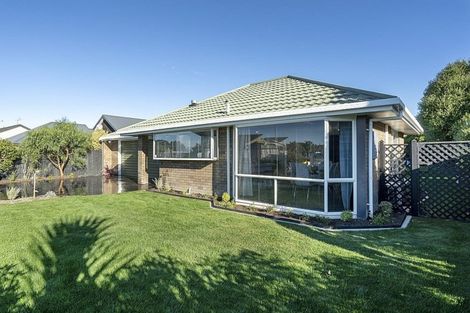 Photo of property in 51 Queenspark Drive, Parklands, Christchurch, 8083