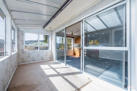 Photo of property in 2/22 Shackleton Grove, Stokes Valley, Lower Hutt, 5019