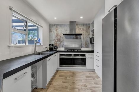 Photo of property in 4 Douglas Street, Hawera, 4610