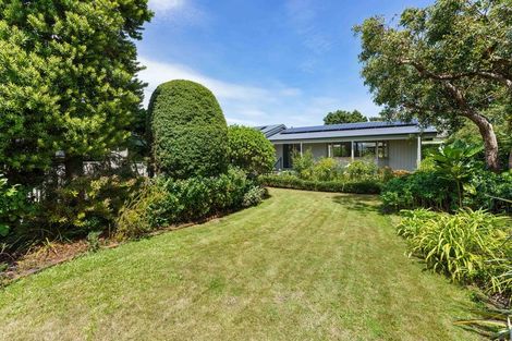 Photo of property in 16 Rauparaha Street, Waikanae Beach, Waikanae, 5036