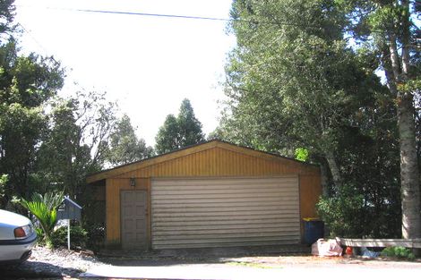 Photo of property in 8 Opou Road, Titirangi, Auckland, 0604