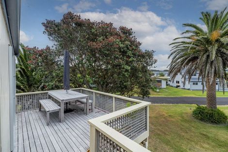 Photo of property in 19 Hicks Place, Cooks Beach, Whitianga, 3591