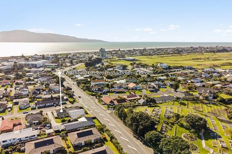 Photo of property in 2 Anthony Grove, Paraparaumu Beach, Paraparaumu, 5032