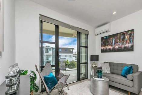 Photo of property in Apollo Apartments, 201/46 Rosedale Road, Rosedale, Auckland, 0632