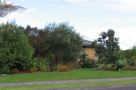 Photo of property in 7 Kath Hopper Drive, Orewa, 0931
