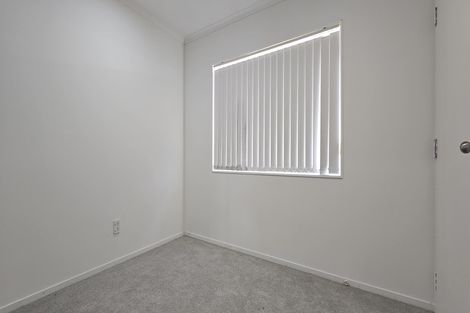 Photo of property in 28 Robert Ross Place, Clendon Park, Auckland, 2103