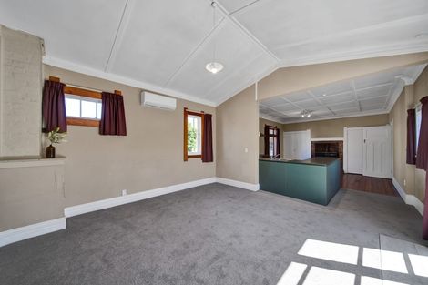 Photo of property in 2 Galt Street, Hawera, 4610
