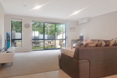 Photo of property in 10 Akeake Lane, Manurewa, Auckland, 2102