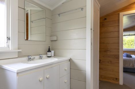 Photo of property in 19 Kinloch Road, Kinloch, Taupo, 3377