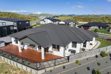 Photo of property in 56 Queen Charlotte Drive, Aotea, Porirua, 5024