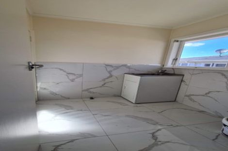 Photo of property in 6 Longburn Road, Henderson, Auckland, 0610