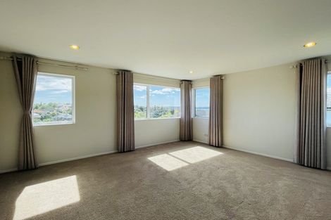 Photo of property in 4a Marina View Drive, West Harbour, Auckland, 0618