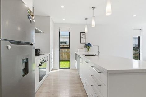 Photo of property in 16 Hinaki Street, Poike, Tauranga, 3112