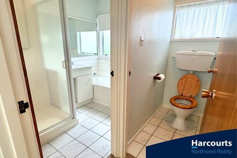 Photo of property in 1 Denver Avenue, Sunnyvale, Auckland, 0612