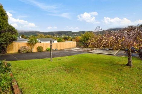 Photo of property in 40 Taylor Terrace, Tawa, Wellington, 5028