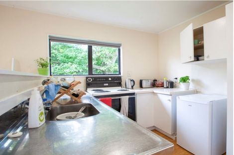 Photo of property in 56 Torino Street, Point England, Auckland, 1072