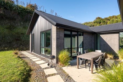 Photo of property in 13 Sparrowhawk Way, Kinloch, Taupo, 3377