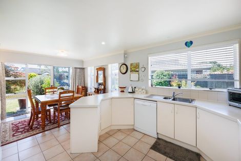 Photo of property in 17 Aintree Crescent, Awapuni, Palmerston North, 4412