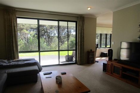 Photo of property in 337 Glenvar Road, Long Bay, Auckland, 0630