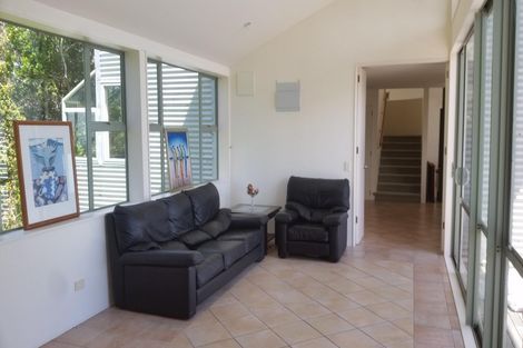 Photo of property in 182 Opanuku Road, Henderson Valley, Auckland, 0612