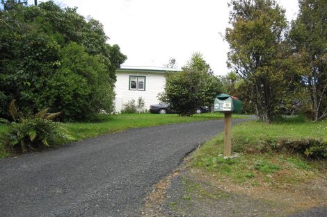 Photo of property in 7 Quinns Road, Waiatarua, Auckland, 0612