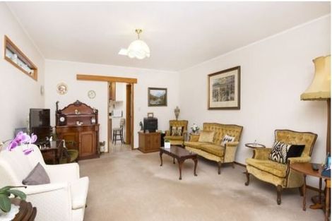 Photo of property in 2/3 Benygloe Place, Highland Park, Auckland, 2010