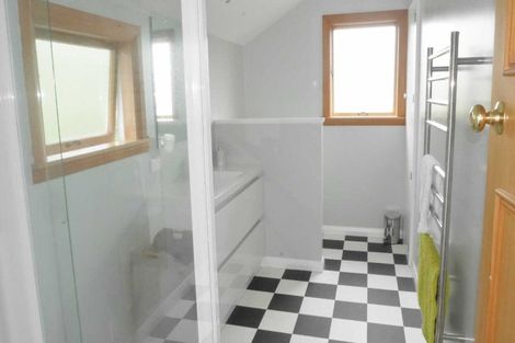 Photo of property in 22 Saint Andrews Square, Strowan, Christchurch, 8052