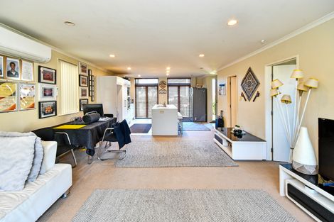 Photo of property in 4 Reins Road, Takanini, 2112