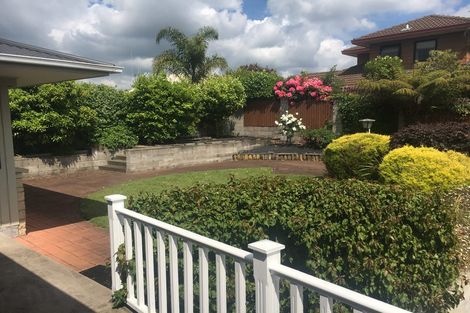 Photo of property in 21 Madill Road, St Andrews, Hamilton, 3200