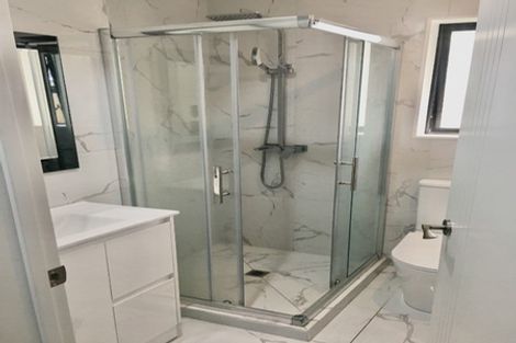 Photo of property in 425d Great South Road, Opaheke, Papakura, 2113