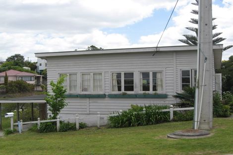 Photo of property in 2 Tiri Road, Manly, Whangaparaoa, 0930