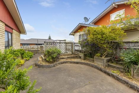 Photo of property in 14 Sackville Street, Fitzroy, New Plymouth, 4312