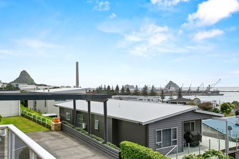 Photo of property in 10b South Road, Moturoa, New Plymouth, 4310