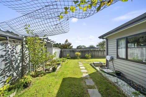 Photo of property in 18 Poppy Watts Grove, Stokes Valley, Lower Hutt, 5019